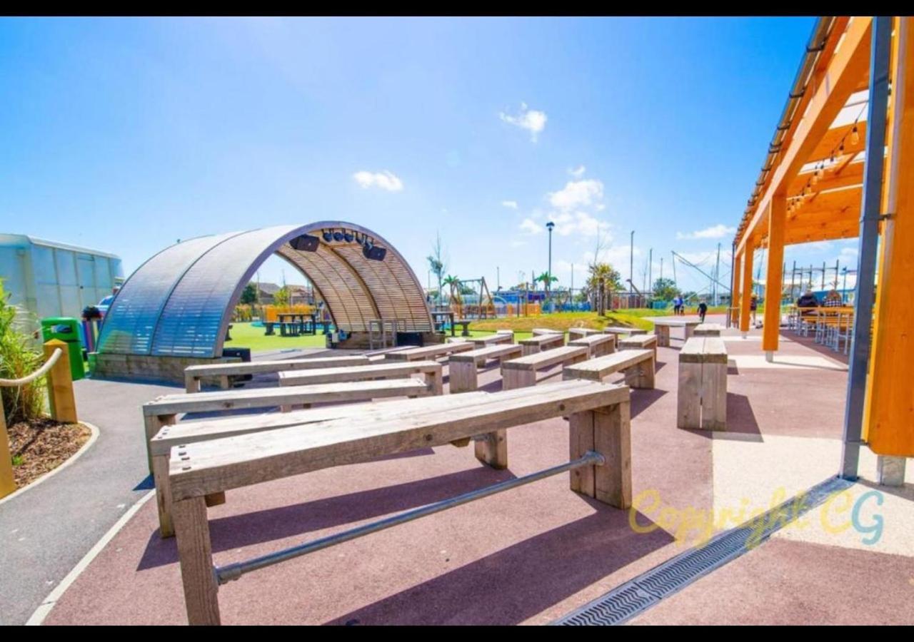 K90 - Chalet - Parkdean Resorts, Camber Sands エクステリア 写真