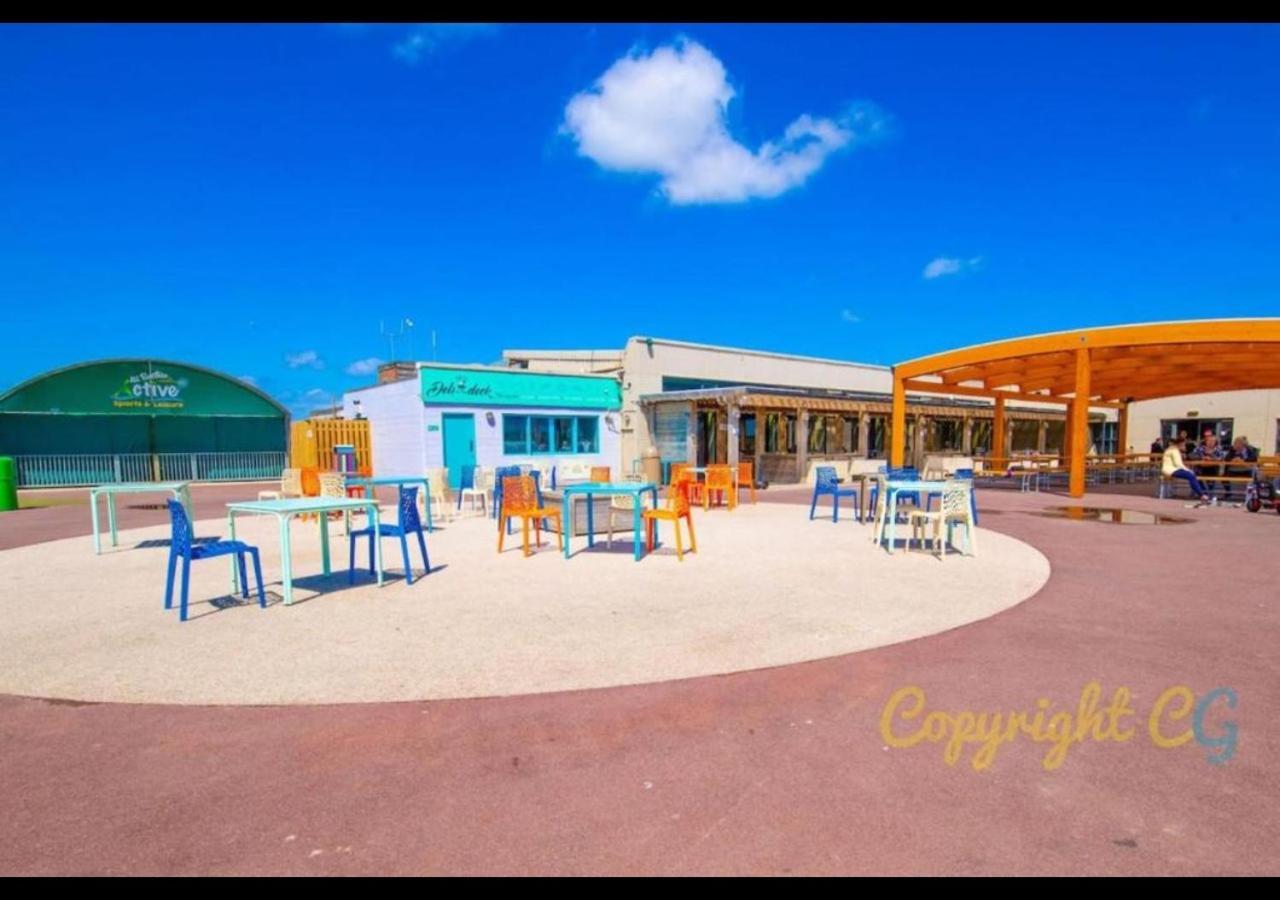 K90 - Chalet - Parkdean Resorts, Camber Sands エクステリア 写真