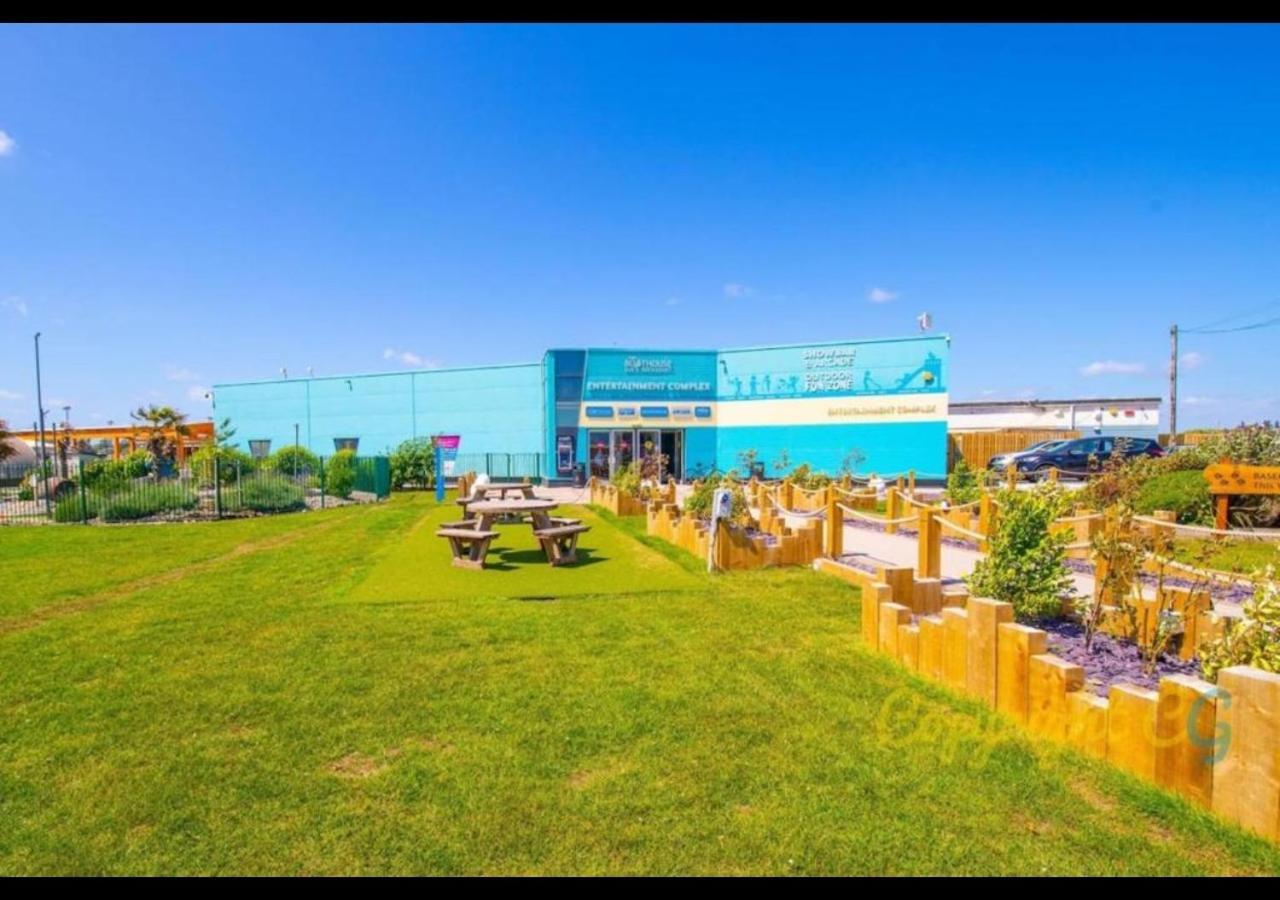 K90 - Chalet - Parkdean Resorts, Camber Sands エクステリア 写真