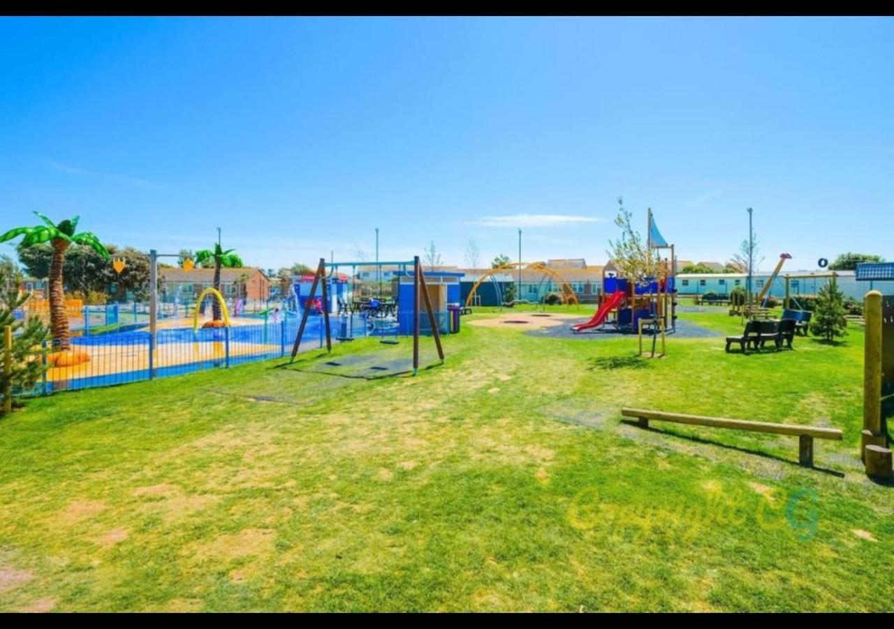 K90 - Chalet - Parkdean Resorts, Camber Sands エクステリア 写真